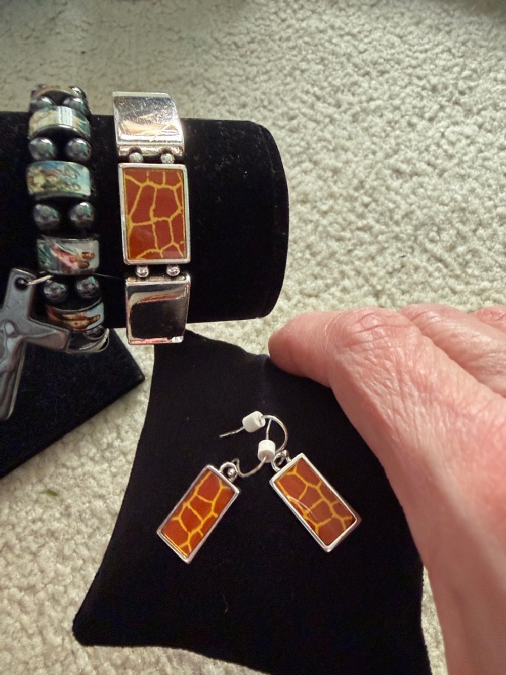 Lot/box Fashion Bracelets,bracelet/matching earrings & broken bracelet pieces - Picture 9 of 14